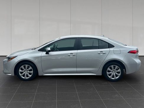 Used 2026 Toyota Corolla LE FWD image 2