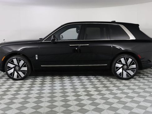 New 2026 Rolls-Royce Cullinan image 2