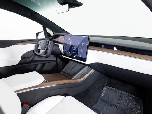 Used 2023 Tesla Model X image 27