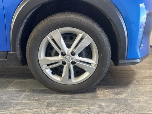 Used 2025 Nissan Kicks S image 5