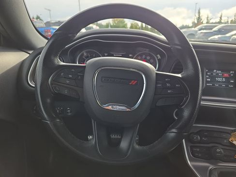 Used 2015 Dodge Challenger R/T RWD image 18