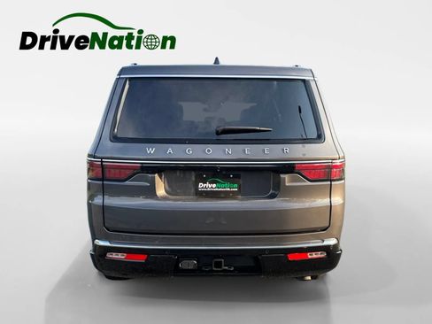 Used 2025 Jeep Wagoneer L Series II w/ 8-pass Seating Package AWD/4WD image 6