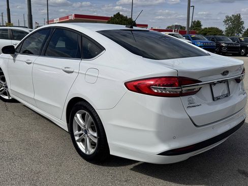 Used 2018 Ford Fusion SE FWD image 6