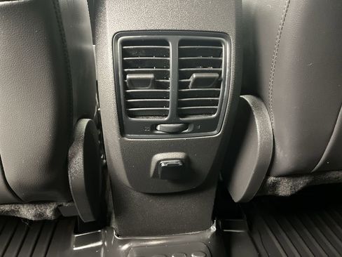 Used 2019 Ford Escape SEL image 12