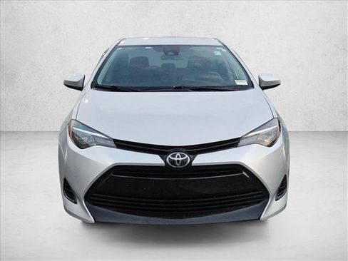 Used 2018 Toyota Corolla LE FWD image 2