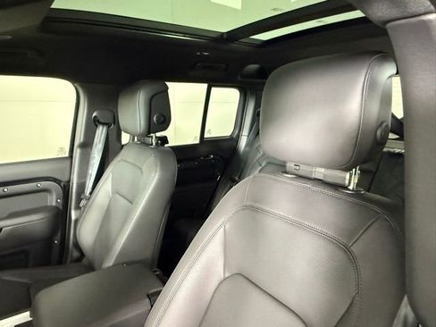 New 2026 Land Rover Defender 110 X-Dynamic SE image 14