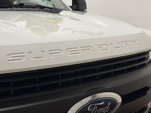 Used 2018 Ford F250 XL w/ Power Equipment Group RWD image 44