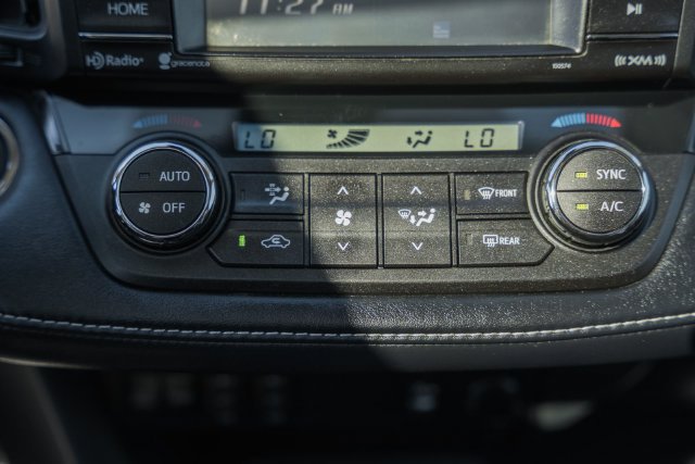 Used 2018 Toyota RAV4 XLE AWD/4WD image 21