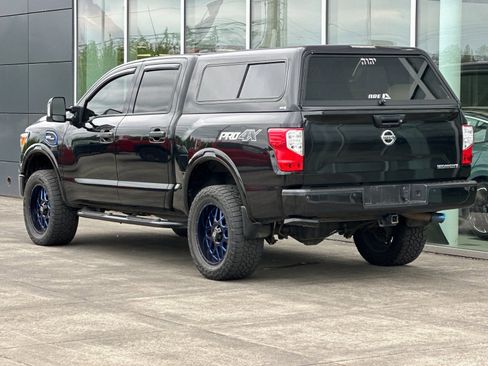 Used 2017 Nissan Titan PRO-4X w/ Pro-4x Convenience Package AWD/4WD image 5