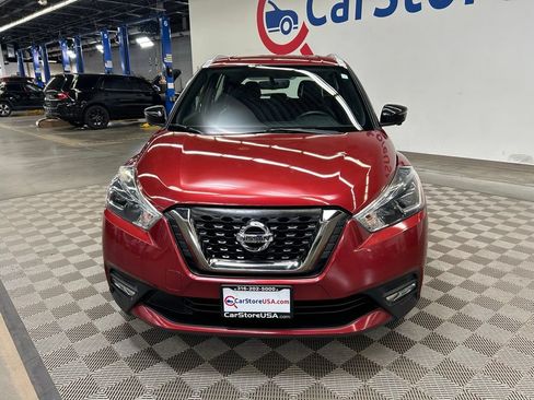 Used 2019 Nissan Kicks SR w/ SR Premium Package FWD image 4
