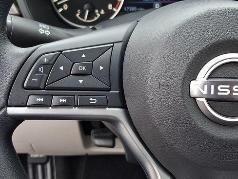Certified 2023 Nissan Altima 2.5 SV FWD image 20