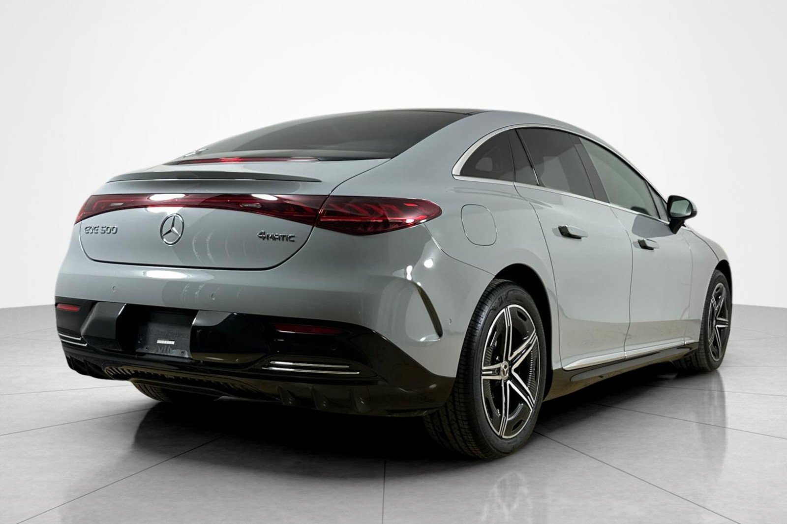 Used 2023 Mercedes-Benz EQE 500 4MATIC Sedan image 5