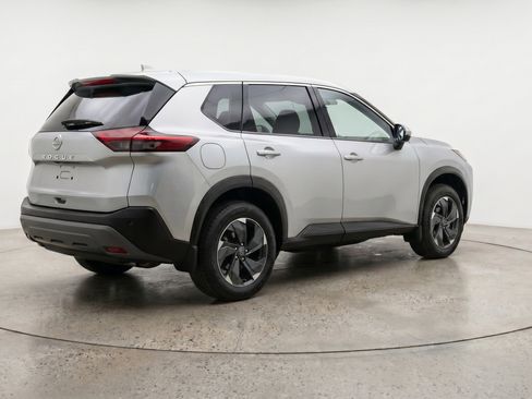 Used 2025 Nissan Rogue SV AWD/4WD image 9