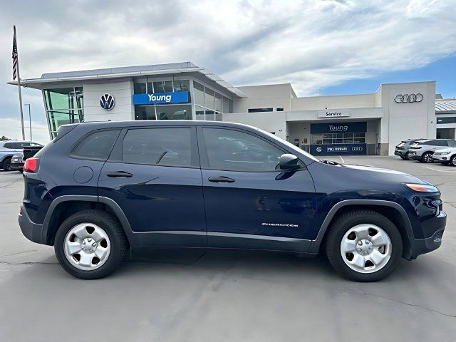 Used 2015 Jeep Cherokee Sport FWD image 2