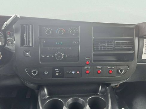Used 2014 Chevrolet Express 2500 RWD image 23