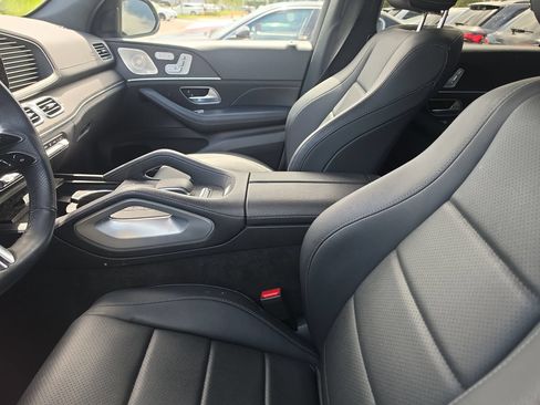 Used 2024 Mercedes-Benz GLS 450 4MATIC image 10