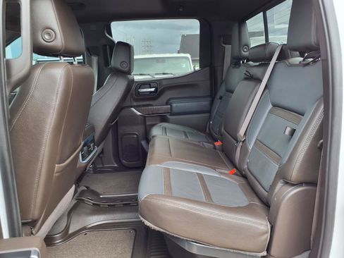 Used 2022 GMC Sierra 1500 Denali w/ Driver Alert Package II AWD/4WD image 21