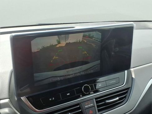 New 2026 Nissan Altima 2.5 SR FWD image 10