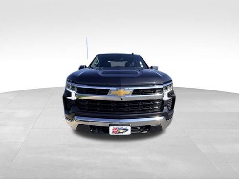 Used 2024 Chevrolet Silverado 1500 LT w/ Convenience Package II AWD/4WD image 2