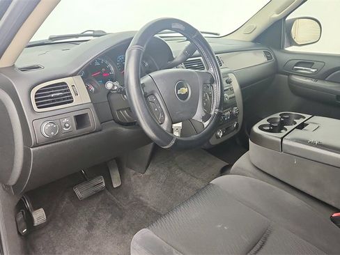 Used 2009 Chevrolet Suburban LS image 14