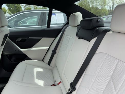 Used 2026 BMW 530i w/ Premium Package image 33