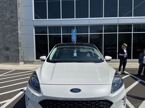 Used 2021 Ford Escape Titanium w/ Class II Trailer Tow Package image 12