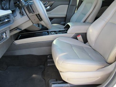 Used 2022 Lincoln Corsair FWD image 15