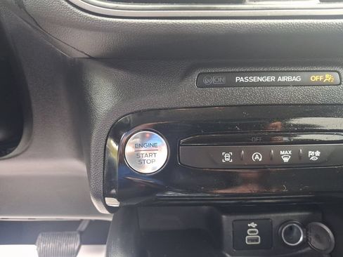 Used 2025 Ford Escape Active w/ Active Premium Tech Pack AWD/4WD image 19