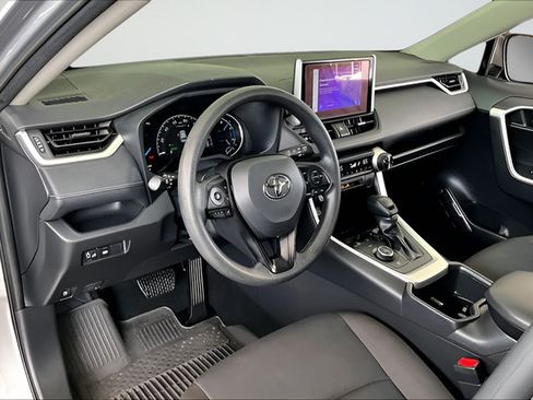 Used 2025 Toyota RAV4 LE AWD/4WD image 14