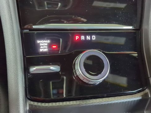 Used 2025 Jeep Grand Cherokee Limited AWD/4WD image 28