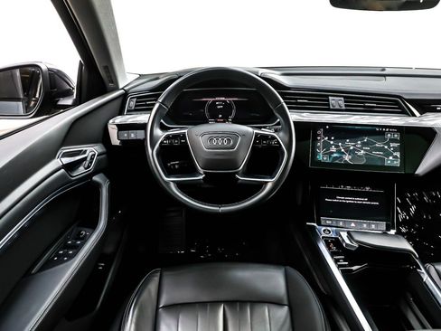 Used 2022 Audi e-tron Premium w/ Convenience Plus Package image 5