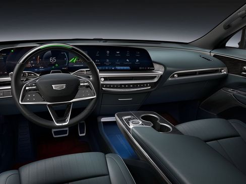 New 2025 Cadillac Lyriq Luxury image 32