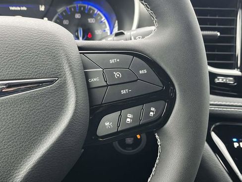 New 2026 Chrysler Pacifica Select image 20