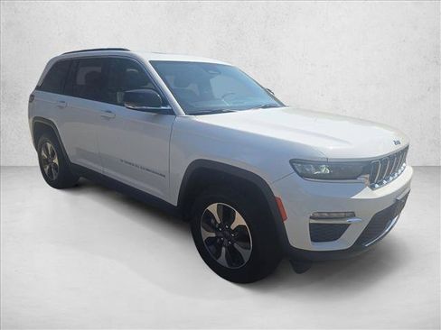 Used 2024 Jeep Grand Cherokee Limited 4xe AWD/4WD image 3