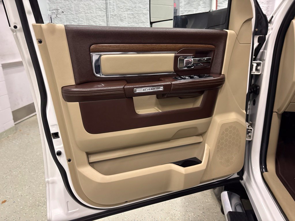 Used 2014 RAM 3500 Laramie AWD/4WD image 16