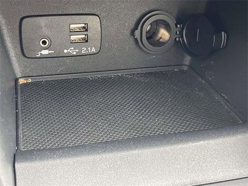 Used 2023 Subaru Forester Premium image 38