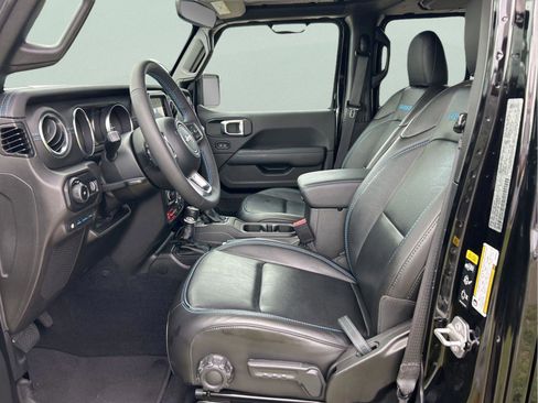 Certified 2023 Jeep Wrangler Unlimited Rubicon 4xe w/ Cold Weather Group AWD/4WD image 9
