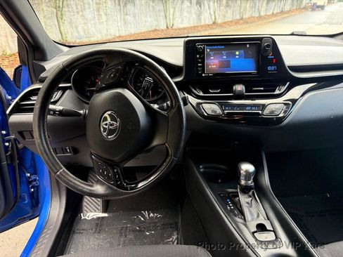 Used 2018 Toyota C-HR XLE image 11