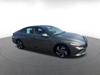 Used 2025 Hyundai Elantra SEL FWD video 2