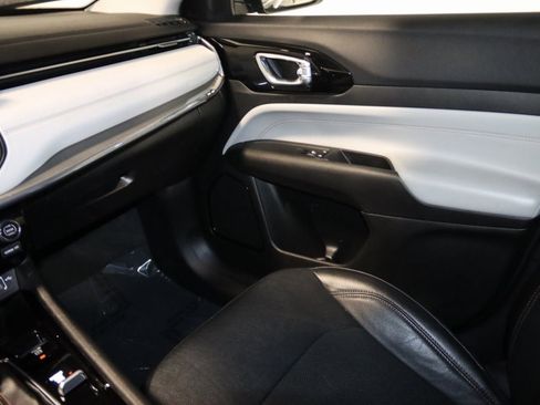 Used 2022 Jeep Compass Limited image 53