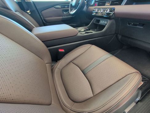 Used 2024 Honda Pilot Elite image 22