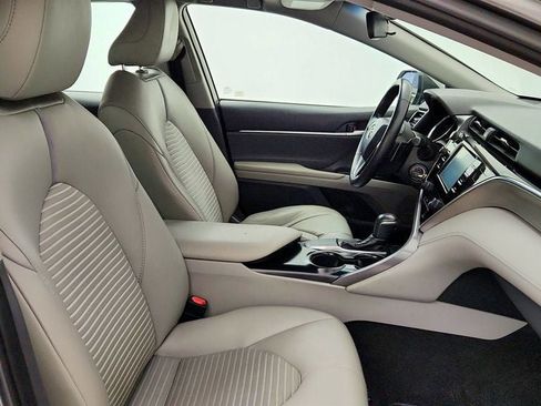 Used 2018 Toyota Camry SE w/ Moonroof Package FWD image 24