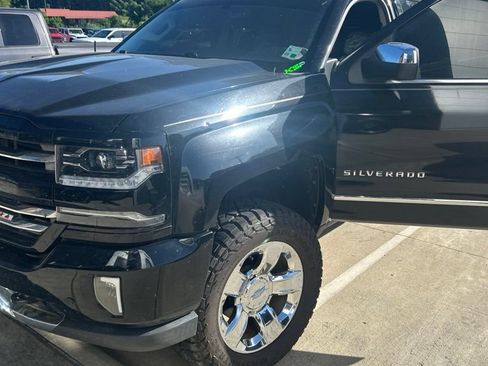 Used 2017 Chevrolet Silverado 1500 LTZ Z71 w/ LTZ Plus Package AWD/4WD image 3