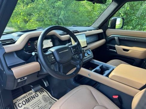 Used 2025 Land Rover Defender 110 X AWD/4WD image 9