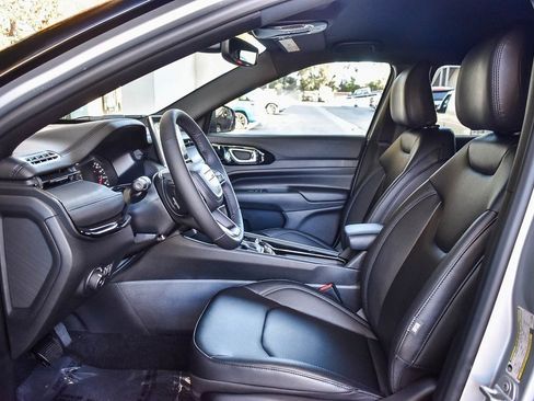 New 2026 Jeep Compass Limited image 17