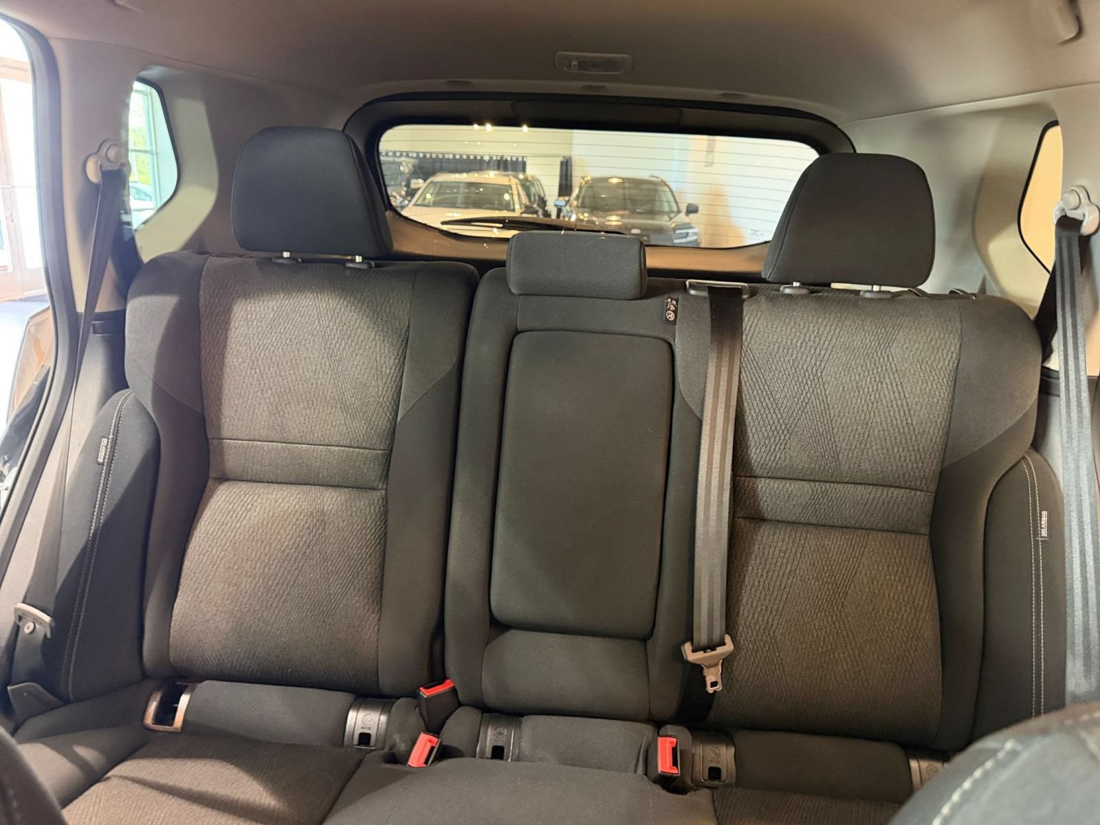 Used 2025 Nissan Rogue SV FWD image 38