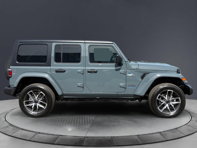 Used 2024 Jeep Wrangler Unlimited AWD/4WD image 6