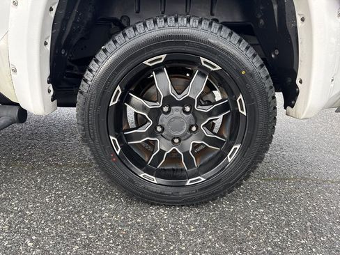 Used 2016 Toyota Tundra SR5 w/ SR5 Upgrade Package image 28