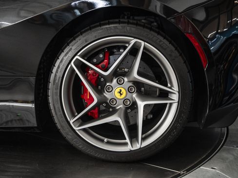 Used 2022 Ferrari F8 Tributo RWD image 25