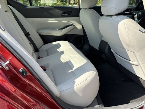 Certified 2025 Nissan Altima 2.5 SV FWD image 17